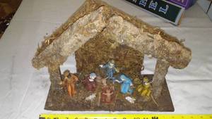 lot 645 image: Nativity Scene - Quite Nice