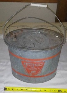 lot 648 image: Falls City Oblong Minnow Bucket