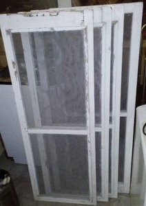 lot 667 image: (4) Screens Very Good - Vintage