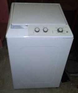 lot 672 image: Portable Washing Machine