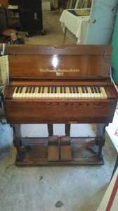 lot 682 image: Vintage Small Pump Organ. ESTEY Organ Co. 1915-1920