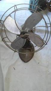 lot 705 image: LeJohn 10 in. Vintage Fan