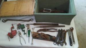 lot 713 image: Toolbox and Contents