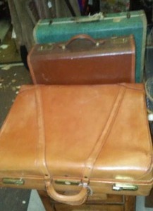 lot 739 image: Vintage Hard sided Suitcases (3)