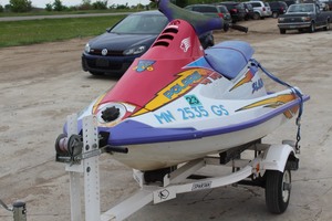 lot 3 image: 1995 Polaris SL650 Jet Ski