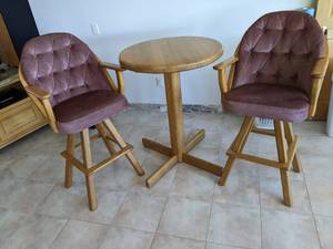 lot 2 image: Table with 2 Matching chairs....top...