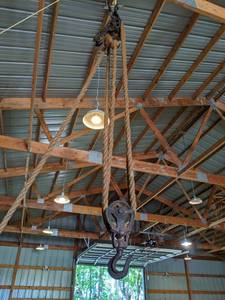 lot 164 image: Vintage pulley system...