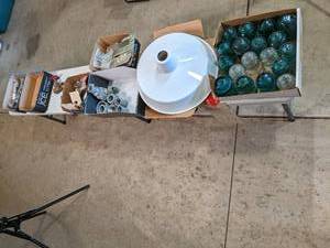 lot 173 image: 18 fence insulators, electrical con...