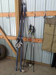 lot 183 image: Trak Nova 84 cross country skis an...