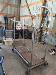 lot 184 image: Rolling cart 52.52463...