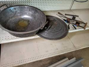 lot 254 image: 18 bread proofing pan and misc han...