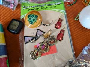 lot 267 image: Decor, Easter, Fancy bags and more...