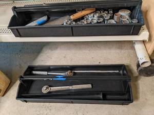 lot 208 image: 2 toolbox trays with 2 ratchets, ma...