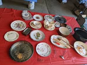 lot 217 image: Several pieces of China, crock pot ...