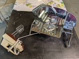 lot 219 image: Rival meat slicer and vintage Sears...