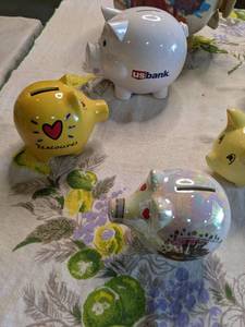 lot 221 image: Large lot of mainly porcelain piggy...