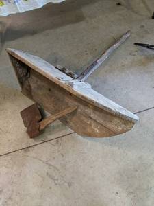 lot 224 image: Vintage feeding trough and large ...