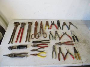 lot 15 image: Lot of Vise Grips, Nippers, Metal Shears, Needle Nose, Wire Cutters, and more