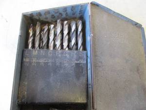 lot 22 image: Lot of Drill Bits in metal case. Huot.