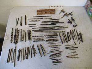lot 44 image: Lot of assorted Drill Bits and Chuck Keys