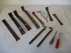 lot 49 image: Lot of Tools Pry Bars, Nail Pullers, and Chisel Scrapers