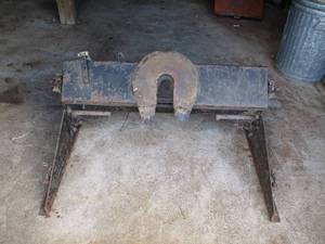 lot 123 image: 5th Wheel Attachment