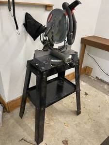 lot 53 image: Craftsman 10 Inch Compound Miter Saw With Metal Stand