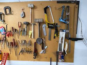 lot 70 image: Large Hand Tool Lot