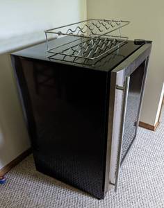 lot 27 image: Vissani Wine Fridge