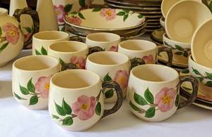 lot 29 image: Franciscan Desert Rose Dishes