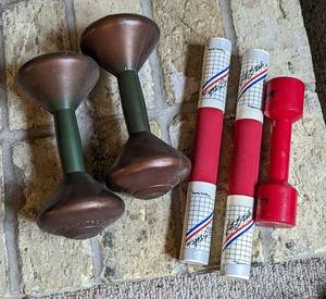 lot 95 image: Exercise Mats, Hand Weights and Yoga Ball