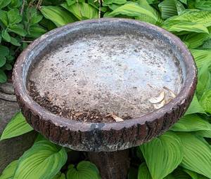 lot 106 image: Cement Bird Bath