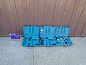 Qty of 3 Makita 9.6 volt drills. As shown.