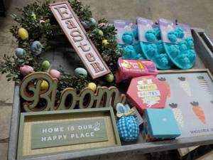 Spring and Easter Dcor...