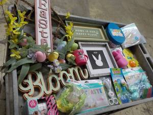 Spring and Easter Dcor...