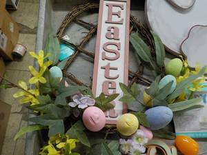 Spring and Easter Dcor...