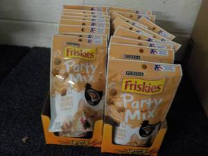 2 Cases Purina Friskies 2.1 oz Pkgs...