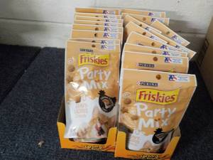 2 Cases Purina Friskies 2.1 oz Pkgs...