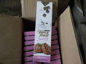 2 Cases Purina Fancy Feast Savory B...