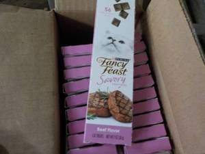 2 Cases Purina Fancy Feast Savory B...
