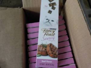 2 Cases Purina Fancy Feast Savory B...