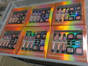 6 Glitz and Glam Gift Sets...