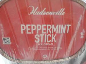 8 Tubs Hudsonville Peppermint Ice C...