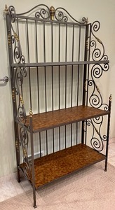 lot 1 image: Beautiful Bakers Rack