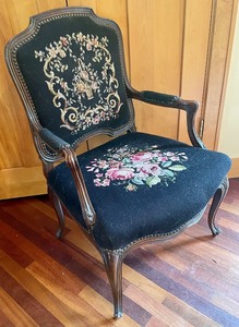 lot 8 image: Vintage Needlework Chair