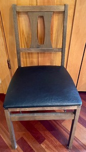 lot 30 image: Pair of Vintage Folding Chairs