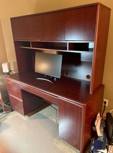 lot 43 image: Delightful Desk