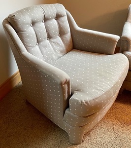 lot 49 image: Pair of Sherril Furniture Upholstered Chairs