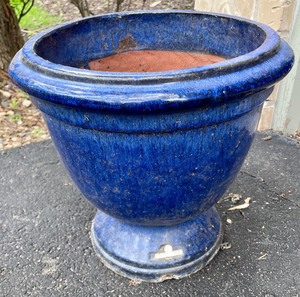 lot 66 image: Pretty Royal Blue Planter and a Stand