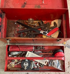 lot 78 image: Vintage Tool Box with Some Tools